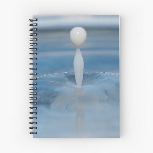 Aperçu de l'œuvre Milk drop collision créée et vendue par Cblifeisgood.