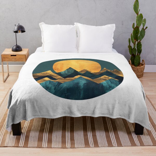 Artikelvorschau, Goldener Mond über Berggipfeln Wandkunst entworfen und verkauft von amortka.