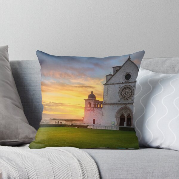 Aperçu de l'œuvre Assise, église de la basilique San Francesco au coucher du soleil. Ombrie, Italie. créée et vendue par Stefano Orazzini.