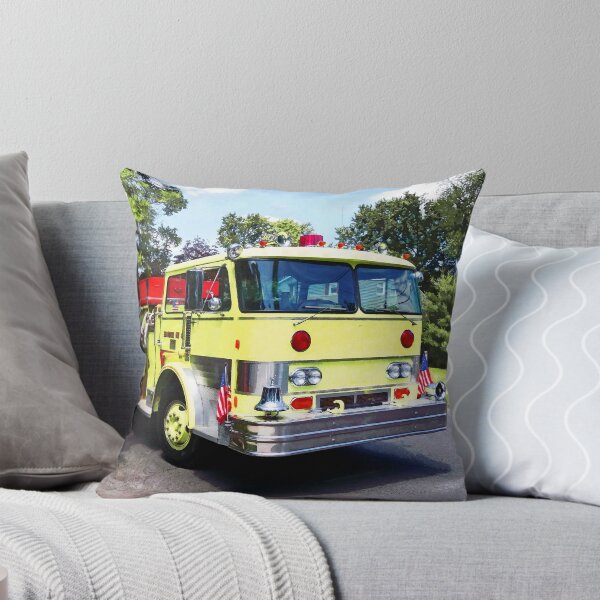 Aperçu de l'œuvre Yellow Fire Truck créée et vendue par Susan Savad.