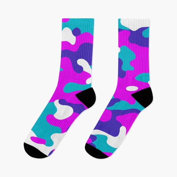 Artikelvorschau, Camouflage-Muster mit Lila und Aquagrün entworfen und verkauft von SamJanner.
