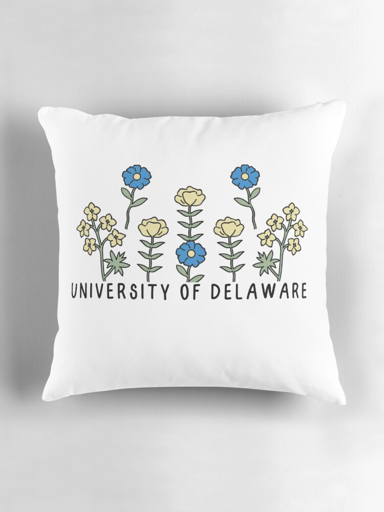 Aperçu 3 sur 4. Coussin avec l'œuvre Jardin des fleurs du Delaware - poules roulées bleues et jaunes créée et vendue par jessicaleah15.