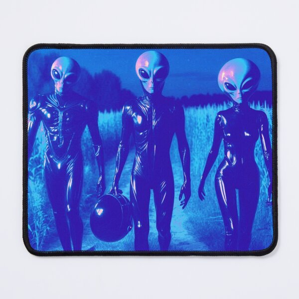 Item preview, three visitors designed and sold by NicolasRojas.