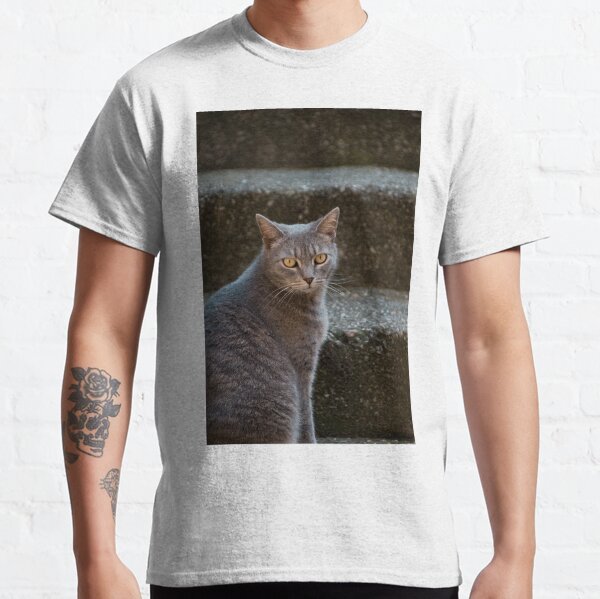 just look in my eyes Classic T-Shirt