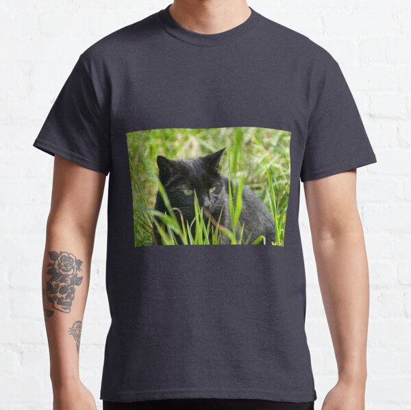black cat hunting Classic T-Shirt