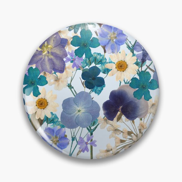 Artikelvorschau, Blaue Collage aus gepressten Trockenblumen entworfen und verkauft von HeyDaisyShop.