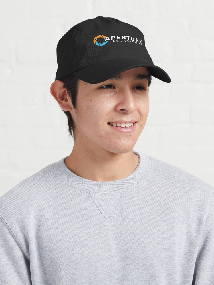 Aperçu 3 sur 7. Casquette avec l'œuvre Laboratoires scientifiques Aperture - Portail créée et vendue par StreetArtiist.