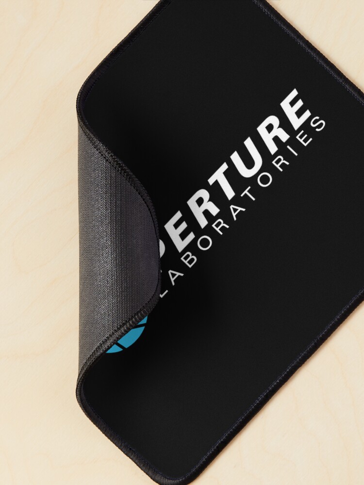 Aperçu 2 sur 5. Tapis de souris avec l'œuvre Laboratoires scientifiques Aperture - Portail créée et vendue par StreetArtiist.