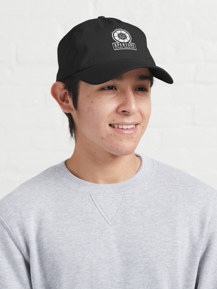 Aperçu 3 sur 7. Casquette avec l'œuvre Laboratoires scientifiques Aperture - Portail créée et vendue par StreetArtiist.