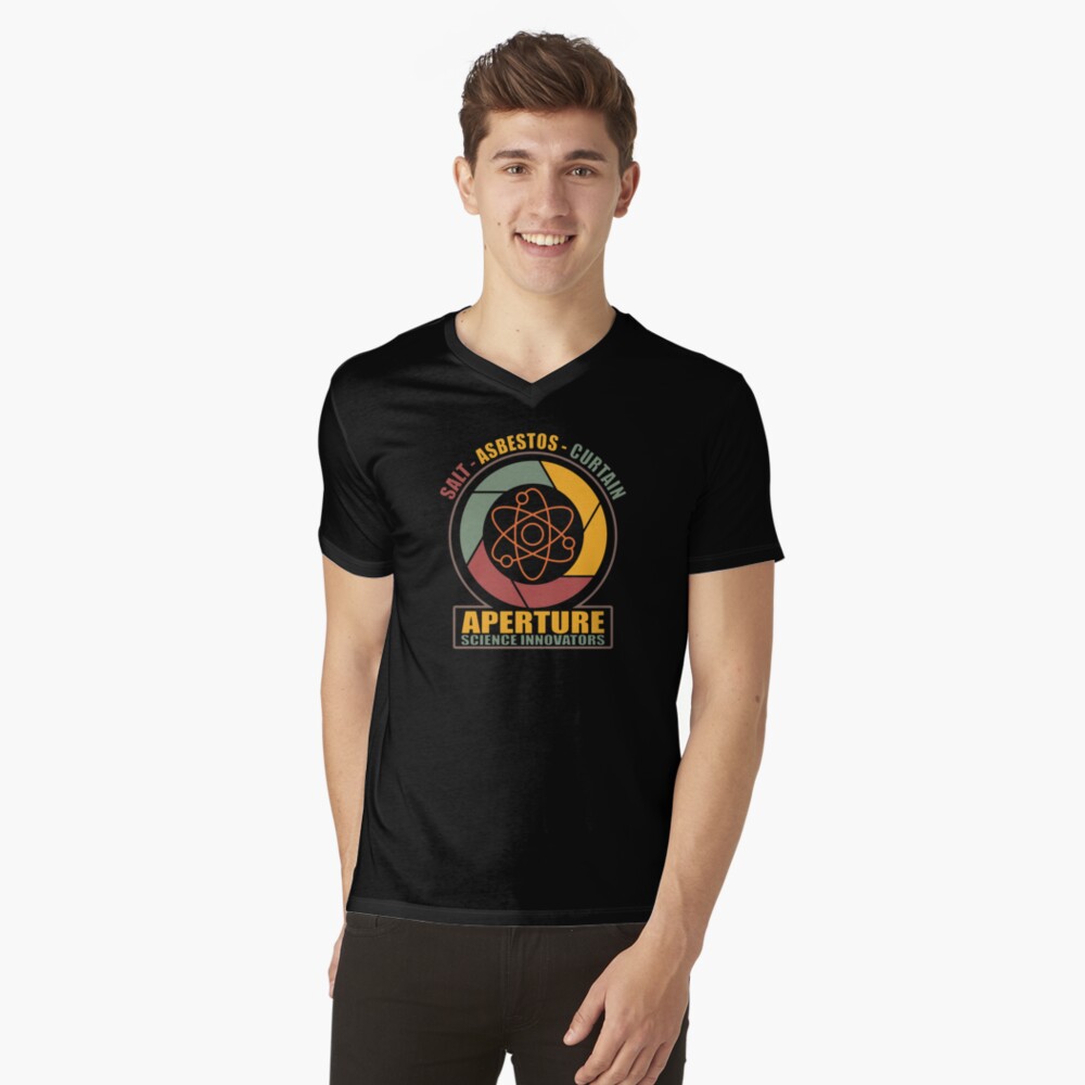 Aperçu de l'œuvre T-shirt col V créée et vendue par StreetArtiist.