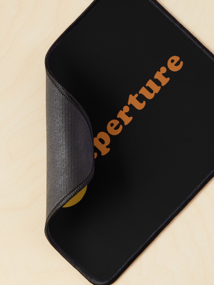 Aperçu 2 sur 5. Tapis de souris avec l'œuvre Laboratoires scientifiques Aperture - Portail créée et vendue par StreetArtiist.
