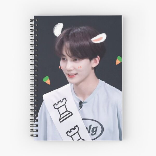 Aperçu de l'œuvre Jeonghan, Cheveux Noirs, Kpop, Sebong, Esthétique, Noël, 17 ans, Leader Line, Yoon Jeonghan, Gose, Carat créée et vendue par KPopPalette.