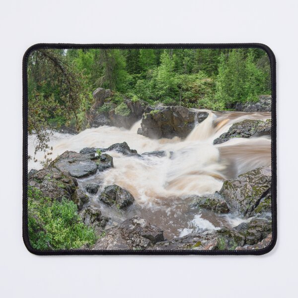 Artikelvorschau, Spitze der High Falls im Kap-Kig-Iwan Provincial Park entworfen und verkauft von jrtwynam.