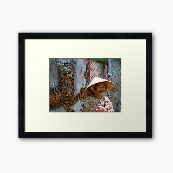 Tiger and old Lady Gerahmter Kunstdruck