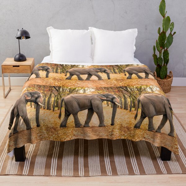 Artikelvorschau, Elefantenporträt. Elefantenfoto, Herbstsaison, lebendiger Elefant, Vintage-Elefant entworfen und verkauft von ElephantVibes.