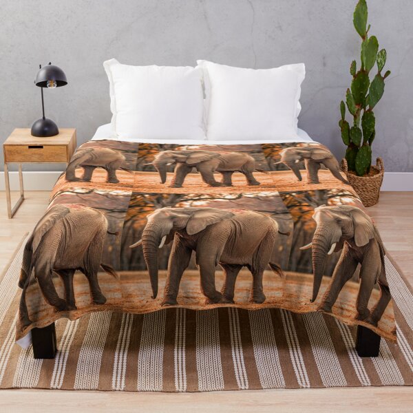 Artikelvorschau, Elefantenporträt. Elefantenfoto, Herbstsaison, lebendiger Elefant, Vintage-Elefant entworfen und verkauft von ElephantVibes.