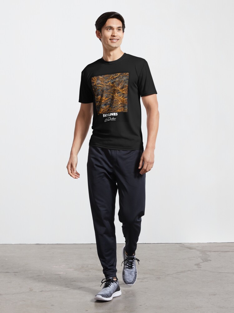 Aperçu 5 sur 7. T-shirt respirant avec l'œuvre Skylines 44 créée et vendue par oduchossoir.
