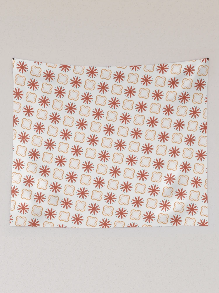 Aperçu 2 sur 3. Tentures avec l'œuvre Motif De Fleurs Rouges Et Marrons créée et vendue par PatternsPalette.