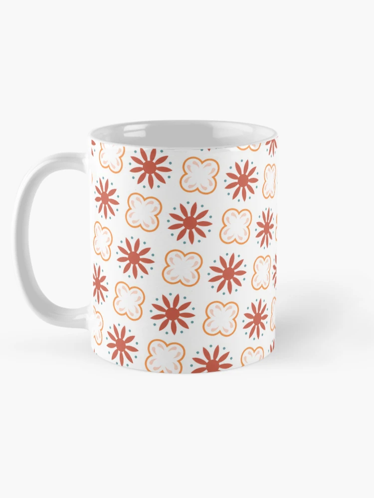 Aperçu 5 sur 6. Mug à café avec l'œuvre Motif De Fleurs Rouges Et Marrons créée et vendue par PatternsPalette.