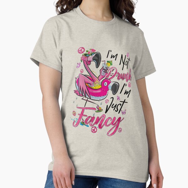 Artikel-Vorschau von Ich bin nicht betrunken, ich bin nur ein schickes Flamingo-Shirt für Frauen, Trinkgeschenk, designt und verkauft von jelee-jelee.