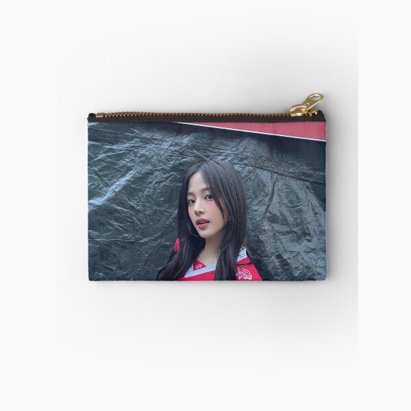 Artikelvorschau, Minji Bubble Gum Wie süß Super schüchtern Cool mit dir ETA Neuer Zip entworfen und verkauft von Valereekmerch.