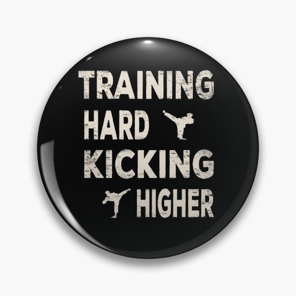 Artikelvorschau, Training hard kicking higher Taekwondo Master Techniques and martial art Drills entworfen und verkauft von Merchandiser099.