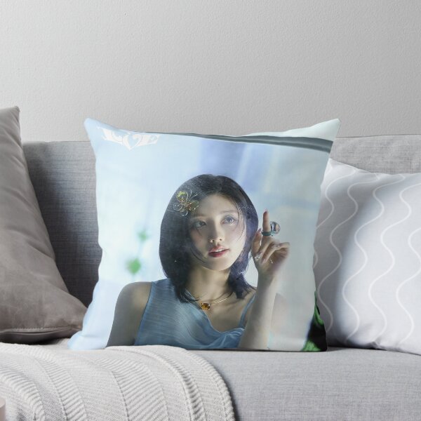 Aperçu de l'œuvre IVE GAEUL IVE ACCENDIO HEYA IVE Mine créée et vendue par Valereekmerch.