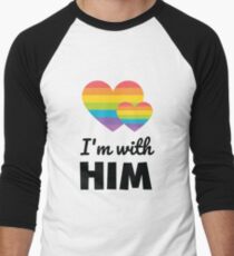 Ich bin mit ihm LGBTQ Regenbogen Homosexuell Paar T-Shirt Baseballshirt mit 3/4-Arm
