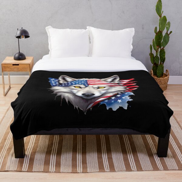 Artikelvorschau, Kopie des Kopfes eines weißen Wolfes mit gelben Augen und einer amerikanischen Flagge entworfen und verkauft von Adelberton.
