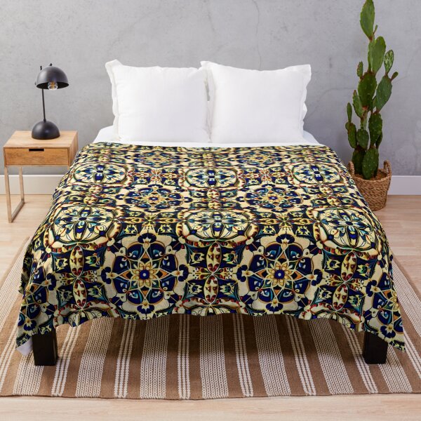 Aperçu de l'œuvre Filigree Art Elegant & Royal Gold Pistil Blue Flower 2X créée et vendue par Zeporas Castle.