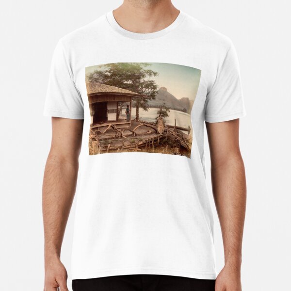 Haruna Lake tea house Premium T-Shirt
