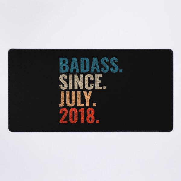 Artikelvorschau, Badass seit Juli 2018 Vintage 2018 Juli Geburtstagsgeschenk entworfen und verkauft von Teelogic.