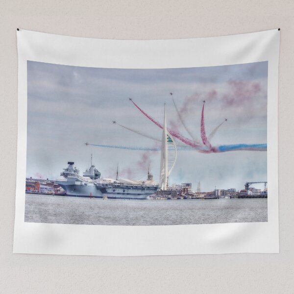 Artikelvorschau, Spinnaker Tower und Red Arrows entworfen und verkauft von explorephotos.