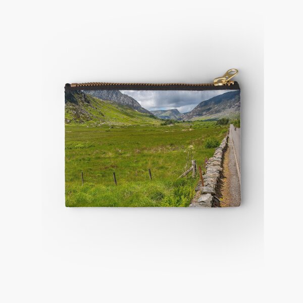 Artikelvorschau, Tryfan Mountain und Ogwen Valley entworfen und verkauft von AJEvans.