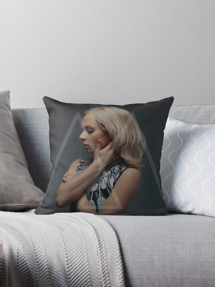 “Bailey” Throw Pillow