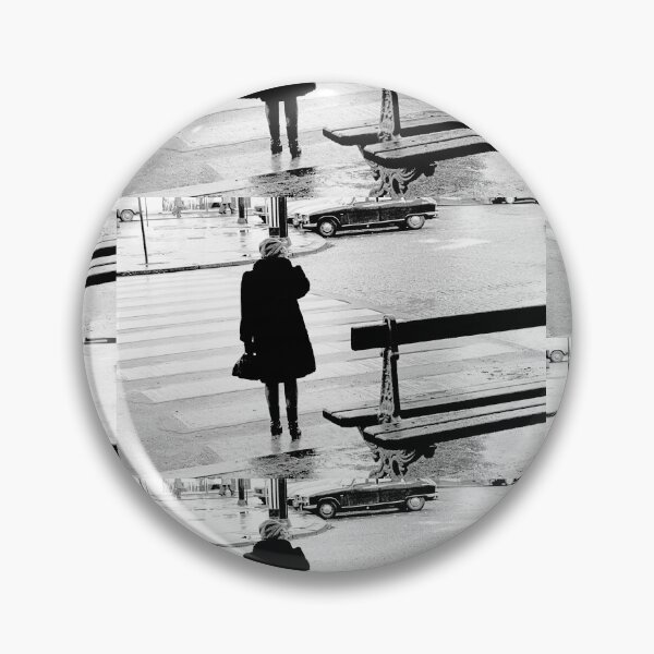 Item preview, vr 3718 / finition 2024 -  Olivier Reporter Photo sur: 64 - Les Gens de Paris 1975 " Curious - Curieuse Apparition ! " - Okaio-Umin Créations Olavia-Olao designed and sold by o.okaïo.