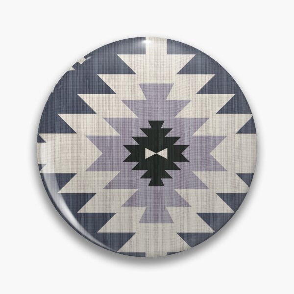 Artikelvorschau, Geometrisches Teppichmuster im Navajo-Stil mit grauen und hellbeigen Motiven entworfen und verkauft von Opart Srinok.