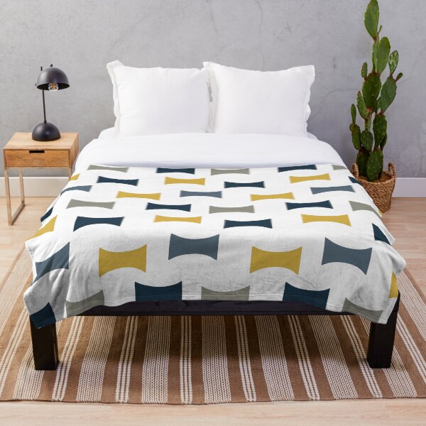 Artikelvorschau, Mid Century Modern Funky geometrische Formen Marineblau, Senfgelb, Grau entworfen und verkauft von trdstudio.