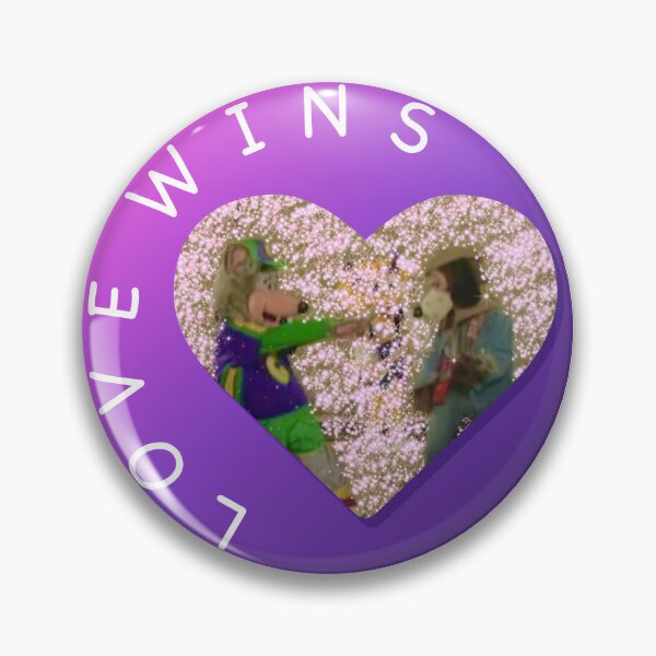 Item preview, El amor de la mascota de la pizza gana designed and sold by WavyGrayvy.