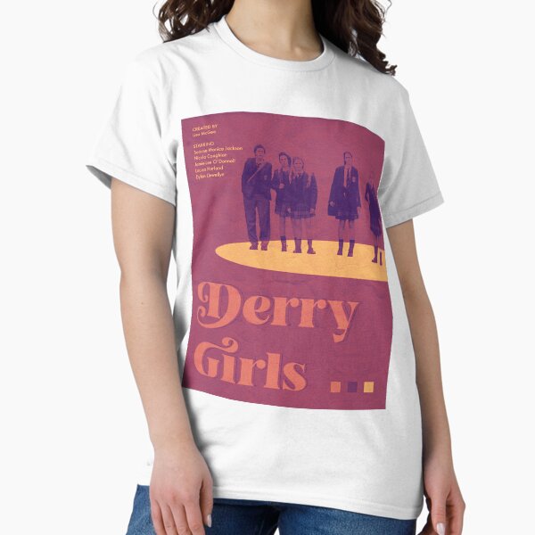 Vista previa del artículo con la obra «Fanático de Derry Girls recoloreado Póster», diseñado y vendido por Mowgv.