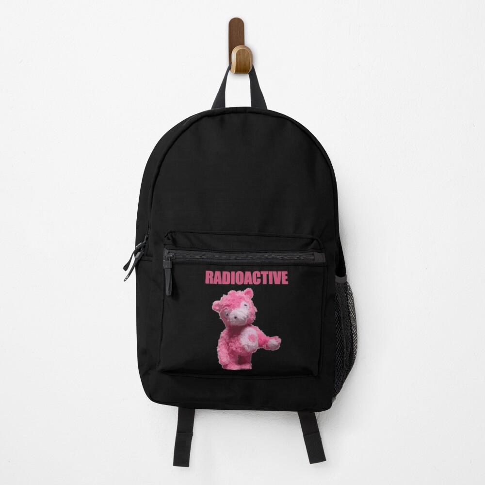 Vista previa del artículo con la obra «Mochila», diseñado y vendido por hellofanverse.