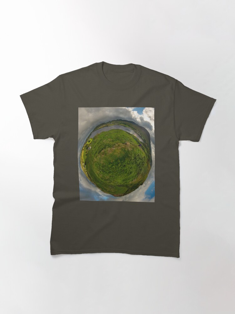 Alternate view of Teelin Bay from Roxborough fort, S. Donegal Classic T-Shirt