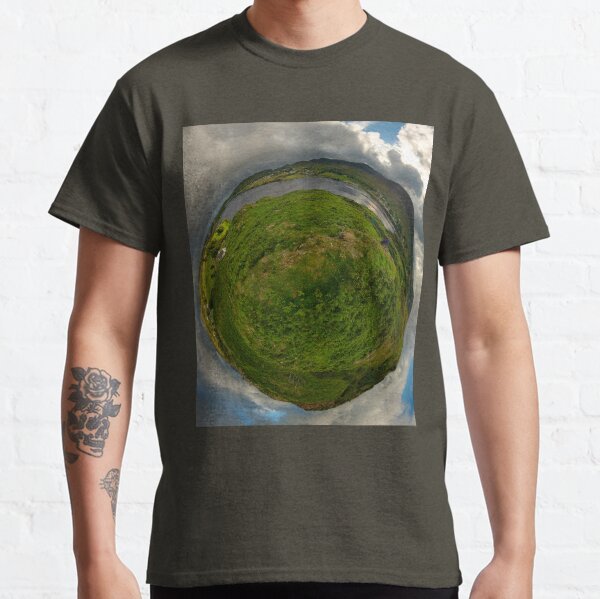 Teelin Bay from Roxborough fort, S. Donegal Classic T-Shirt