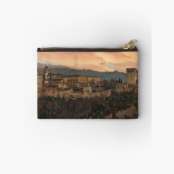 Artikelvorschau, Alhambra: Ein UNESCO-Juwel entworfen und verkauft von Rebecca Herranen.