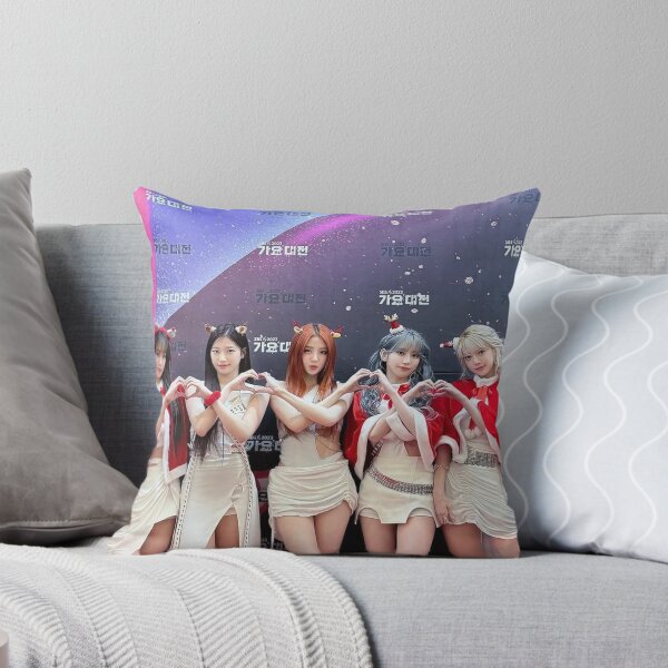 Item preview, Le Sserafim Sakura Yunjin Kazuha Chaewon Eunchae Easy SMART Make it Look Easy designed and sold by Valereekmerch.