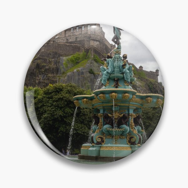 Aperçu de l'œuvre Le château et la fontaine d'Édimbourg créée et vendue par pietrofoto.