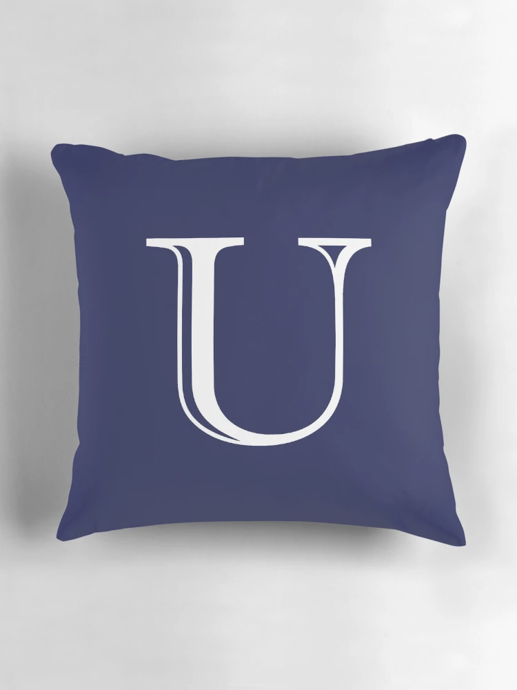 Aperçu 3 sur 4. Coussin avec l'œuvre Monogramme U créée et vendue par ShellSticker.