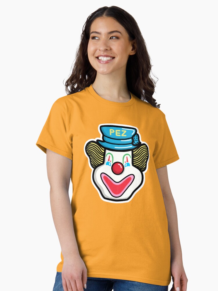 Imagen 2 de 7, Camiseta clásica con la obra Cabeza de Peter Pez - Amarillo, diseñada y vendida por emily-pez.