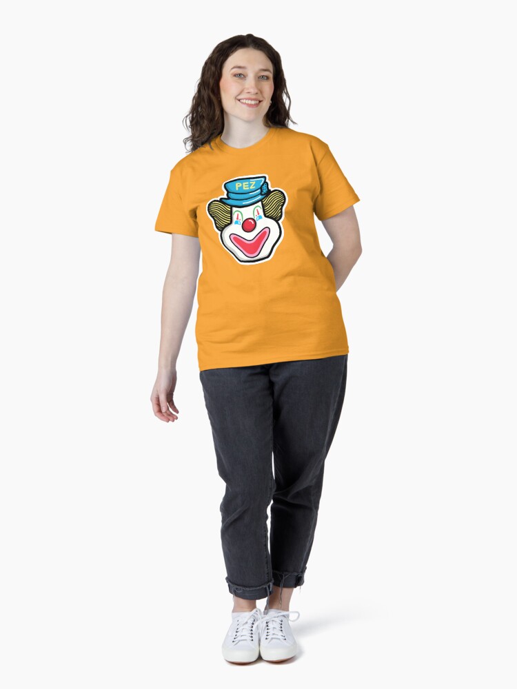 Imagen 4 de 7, Camiseta clásica con la obra Cabeza de Peter Pez - Amarillo, diseñada y vendida por emily-pez.