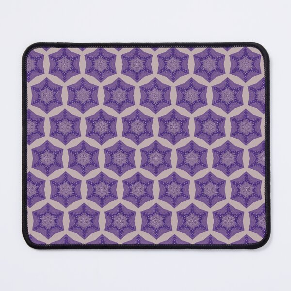 Artikelvorschau, Geometrisches Blumensternmuster in Lila entworfen und verkauft von elliebart.